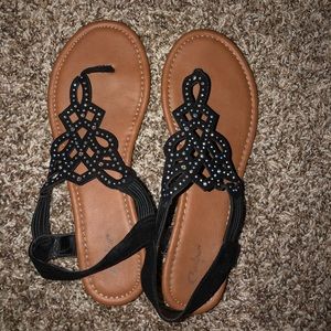 Black dazzled sandals